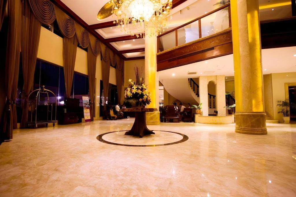San Jiang Grand Hotel Вьентьян Экстерьер фото